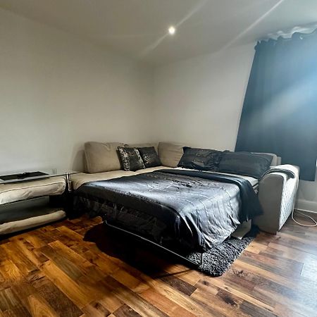Two Bedroom Flat Town Centre Колчестър Екстериор снимка