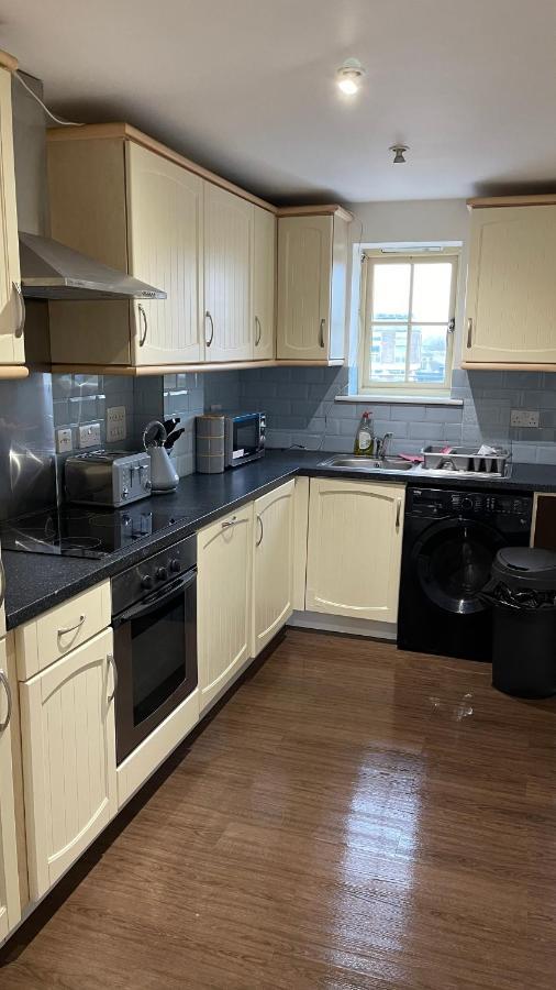 Two Bedroom Flat Town Centre Колчестър Екстериор снимка
