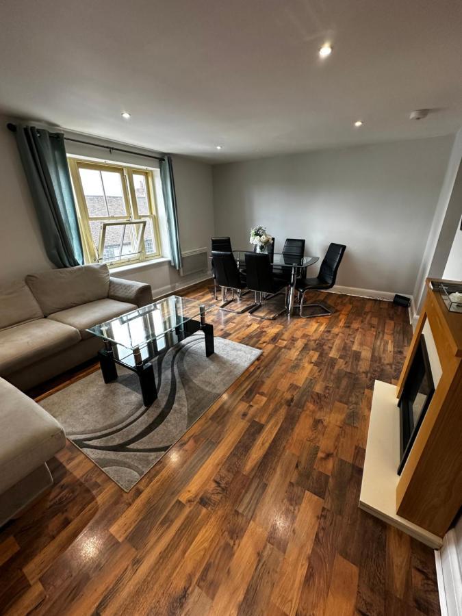 Two Bedroom Flat Town Centre Колчестър Екстериор снимка